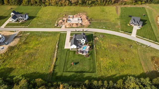 494 Stonebridge Pkwy, Valparaiso, IN 46383