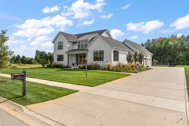 494 Stonebridge Pkwy, Valparaiso, IN 46383