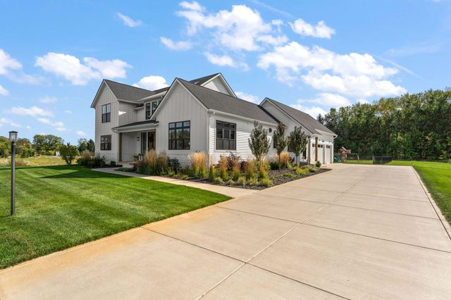 494 Stonebridge Pkwy, Valparaiso, IN 46383