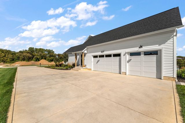 494 Stonebridge Pkwy, Valparaiso, IN 46383