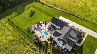 494 Stonebridge Pkwy, Valparaiso, IN 46383