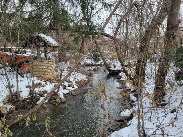 24W330 Central Avenue, Roselle, IL 60172