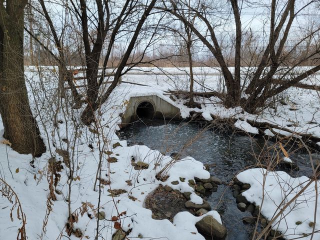 24W330 Central Avenue, Roselle, IL 60172