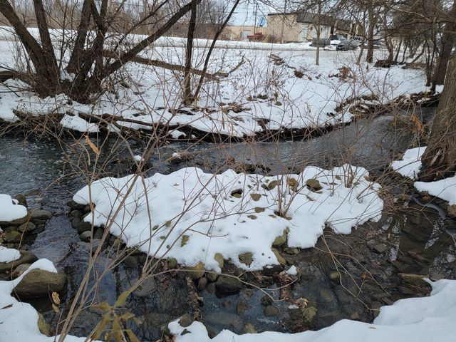 24W330 Central Avenue, Roselle, IL 60172