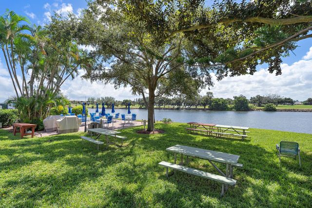 336 Golfview Road 619, North Palm Beach, FL 33408