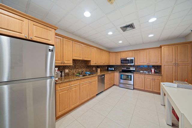 336 Golfview Road 619, North Palm Beach, FL 33408