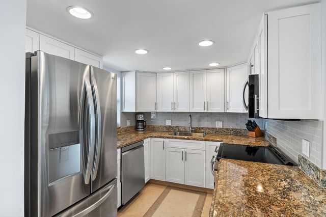 336 Golfview Road 619, North Palm Beach, FL 33408