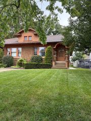 168 Harding Street, Elgin, IL 60123