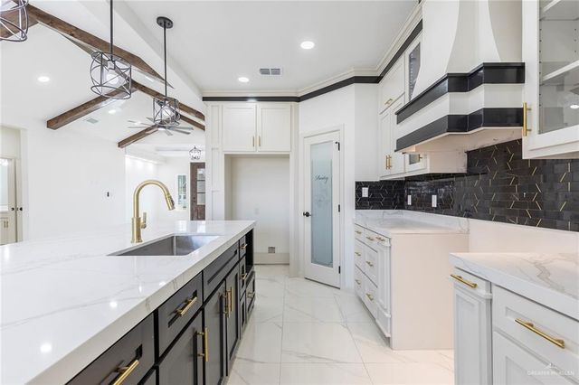 2112 Blue Sky Drive, Weslaco, TX 78599