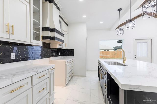 2112 Blue Sky Drive, Weslaco, TX 78599