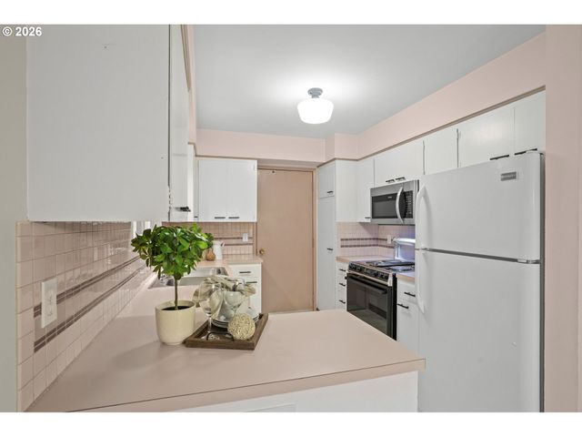 10531 Se LONG St, Portland, OR 97266