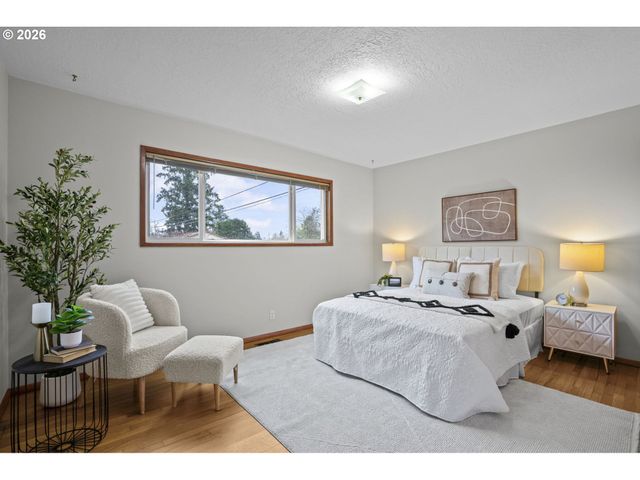 10531 Se LONG St, Portland, OR 97266