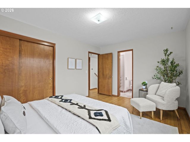 10531 Se LONG St, Portland, OR 97266