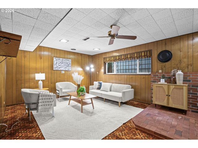 10531 Se LONG St, Portland, OR 97266