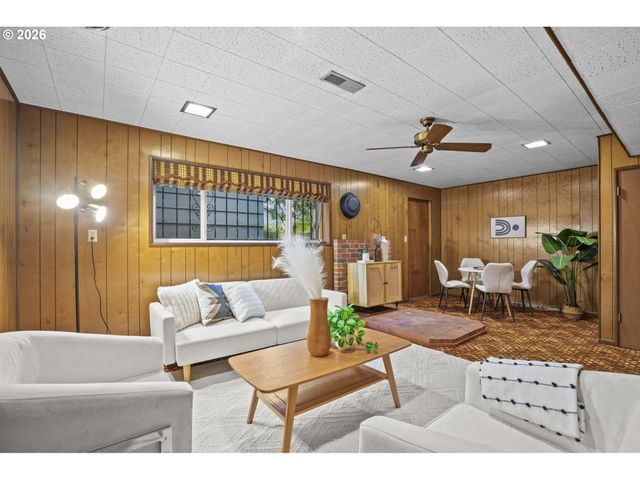 10531 Se LONG St, Portland, OR 97266