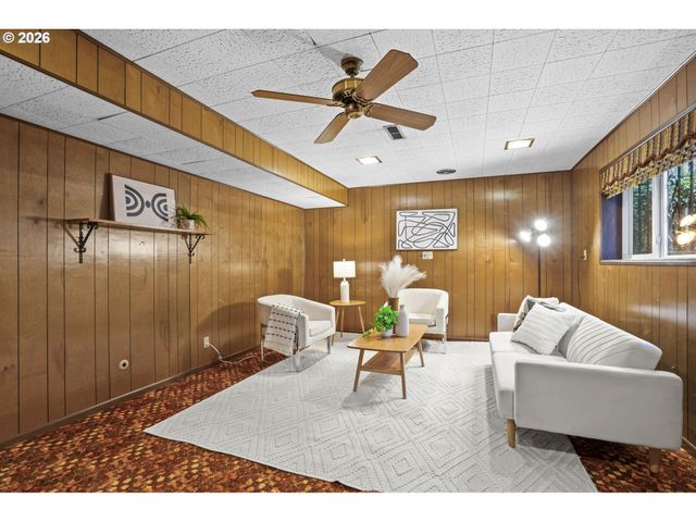 10531 Se LONG St, Portland, OR 97266