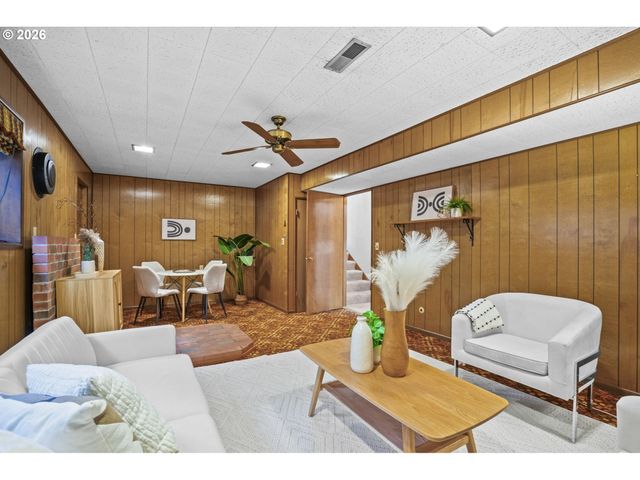 10531 Se LONG St, Portland, OR 97266