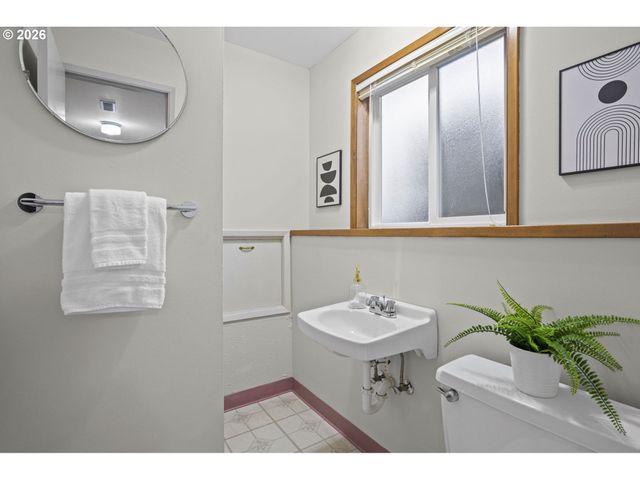 10531 Se LONG St, Portland, OR 97266