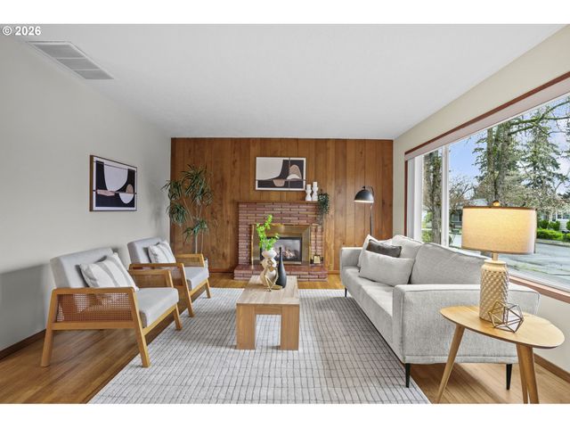 10531 Se LONG St, Portland, OR 97266