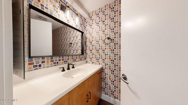 7157 E RANCHO VISTA Drive 2011, Scottsdale, AZ 85251