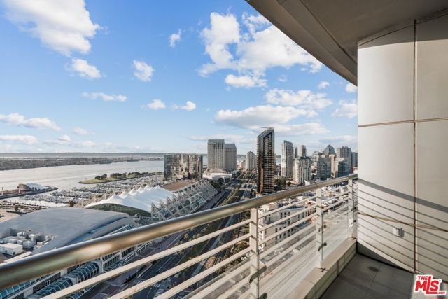165 6th Avenue 2803, San Diego, CA 92101
