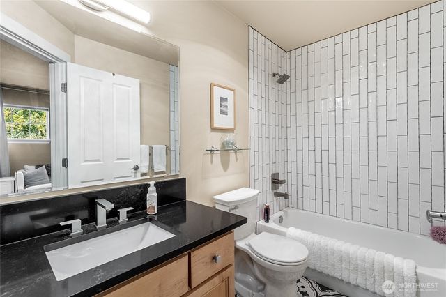 1875 McNeil Circle #E1, Dupont, WA 98327