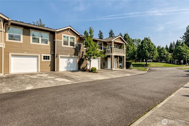 1875 McNeil Circle #E1, Dupont, WA 98327