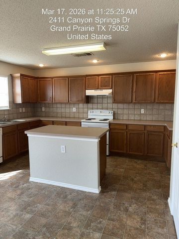 2411 Canyon Springs, Grand Prairie, TX 75052