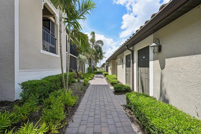 5721 PALMER CIRCLE 101, Lakewood Ranch, FL 34211
