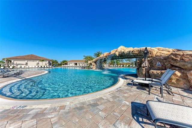 5721 PALMER CIRCLE 101, Lakewood Ranch, FL 34211