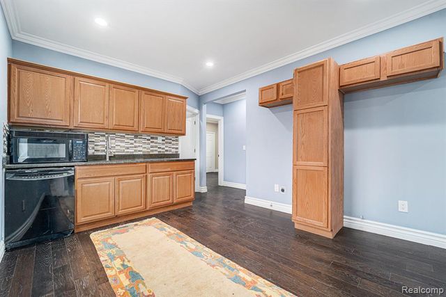 3963 French Road, Detroit, MI 48214