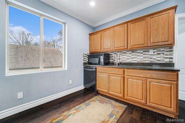 3963 French Road, Detroit, MI 48214