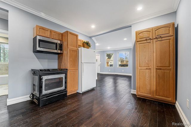 3963 French Road, Detroit, MI 48214