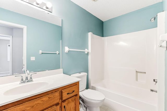 2956 Rice Creek Parkway NE, Blaine, MN 55449