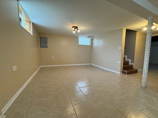 11022 S Avenue D, Chicago, IL 60617