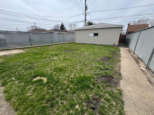 11022 S Avenue D, Chicago, IL 60617
