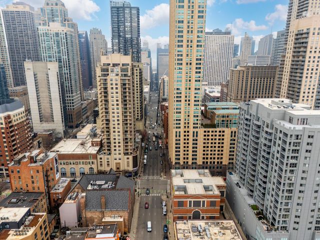 22 W Ontario Street 300-B, Chicago, IL 60654