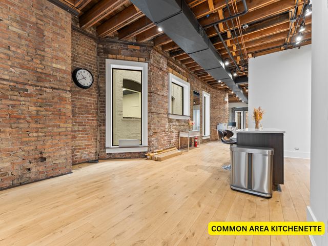 22 W Ontario Street 300-B, Chicago, IL 60654