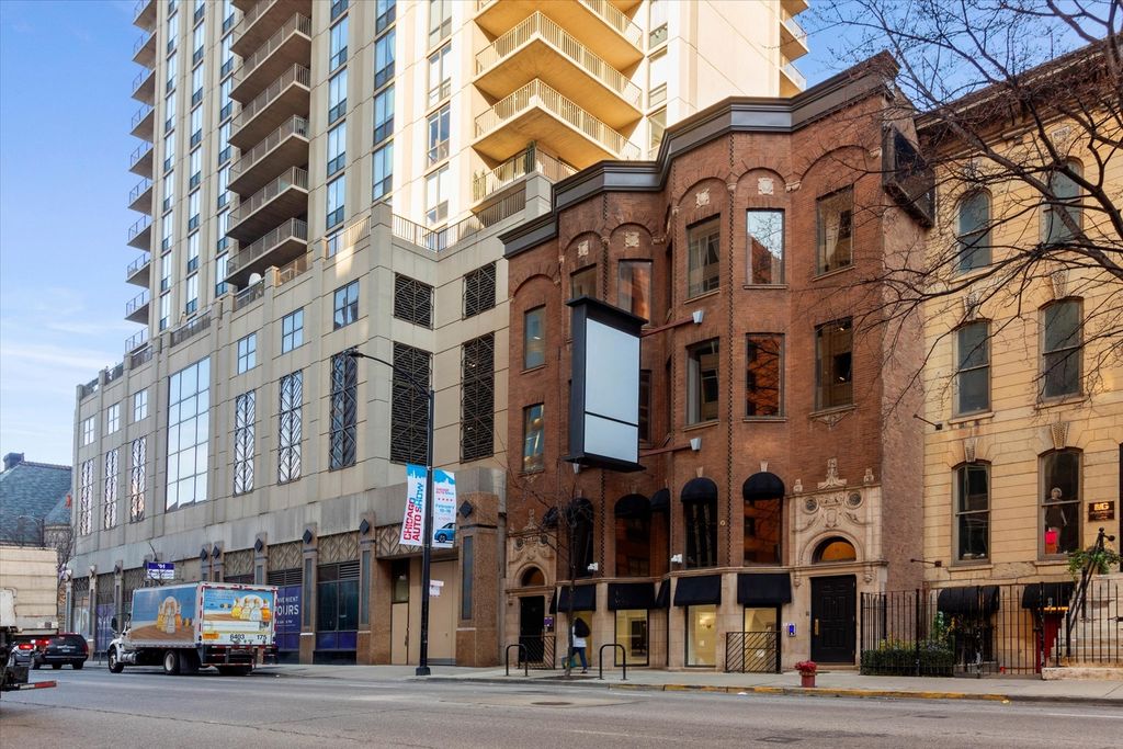 22 W Ontario Street 300-B, Chicago, IL 60654