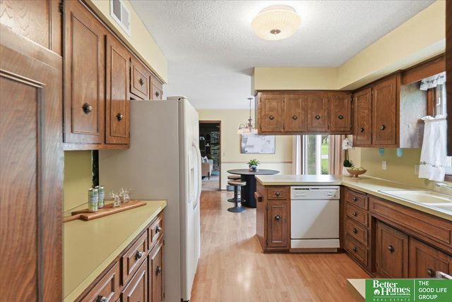11828 Jackson Road, Omaha, NE 68154