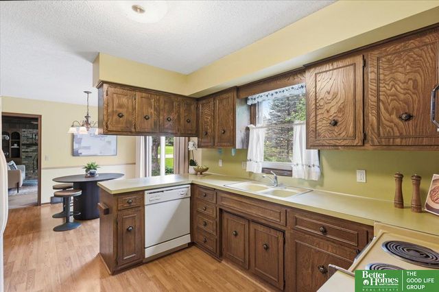 11828 Jackson Road, Omaha, NE 68154