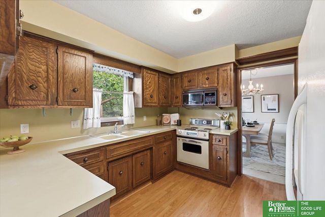 11828 Jackson Road, Omaha, NE 68154