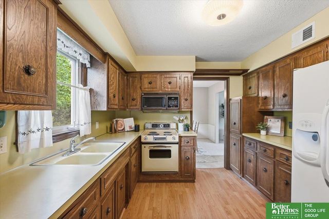 11828 Jackson Road, Omaha, NE 68154