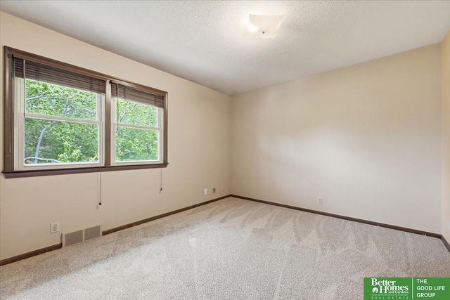 11828 Jackson Road, Omaha, NE 68154