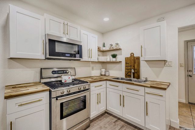 1418 Rivas, San Antonio, TX 78207