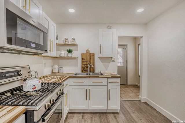 1418 Rivas, San Antonio, TX 78207