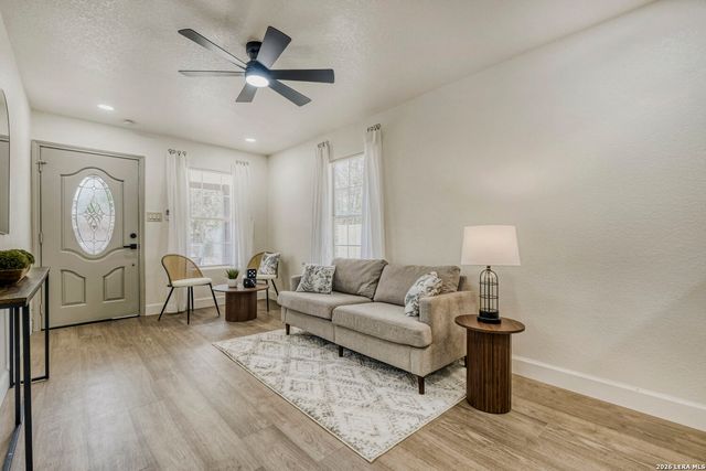 1418 Rivas, San Antonio, TX 78207