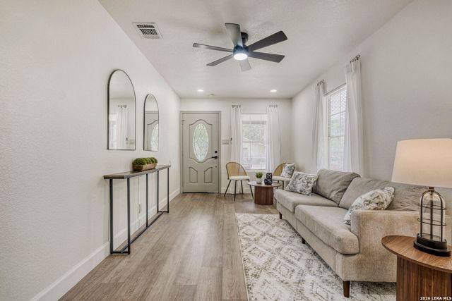 1418 Rivas, San Antonio, TX 78207