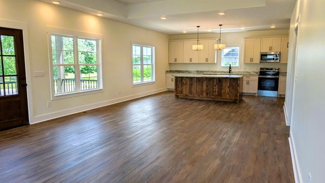 364 Clyde Wix Rd, Westmoreland, TN 37186