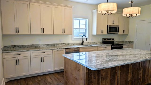 364 Clyde Wix Rd, Westmoreland, TN 37186